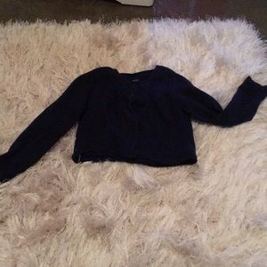 Crop gap three button cardigan